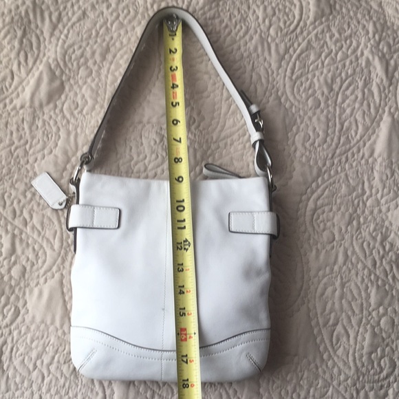 Coach Soho Buckle White Leather Shoulder Bag Purse Silver Buckle Hang Tag - Picture 12 of 16